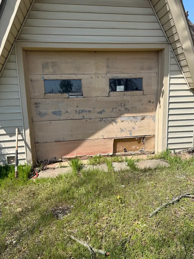 Repair or Replace Your Garage Door? How to Decide